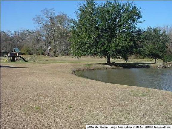 3rd image of 38488 Lake Oak Dr