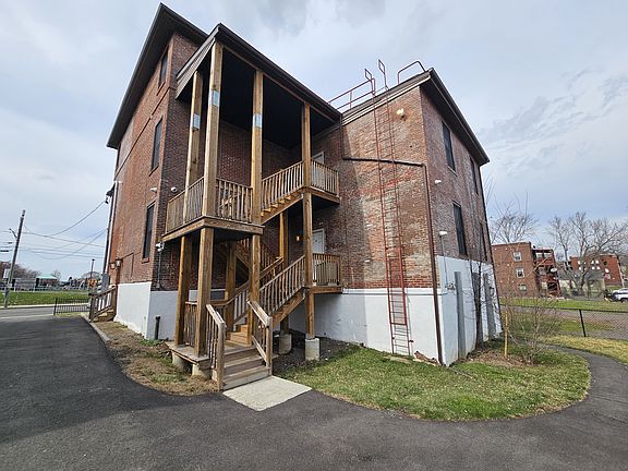 4th image of 94-96 Edwards St #3A