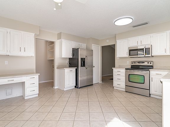 5th image of 2311 Lawnmeadow Dr