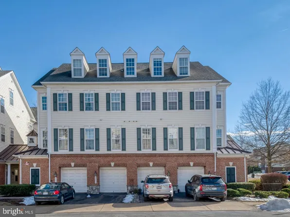 6813 Sabbarton Pl, Gainesville, VA 20155