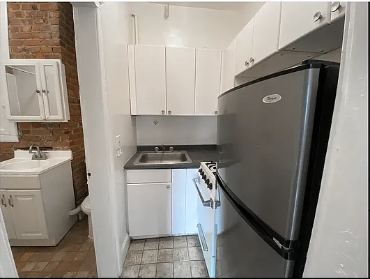 Rented by Bien Realty Ltd | media 10