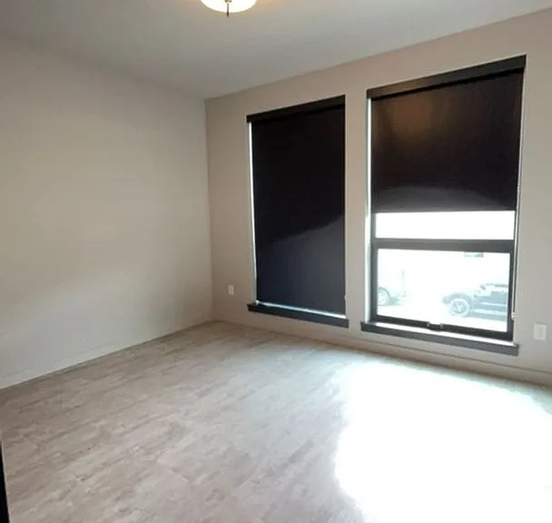121 S Holly — Photo 25
