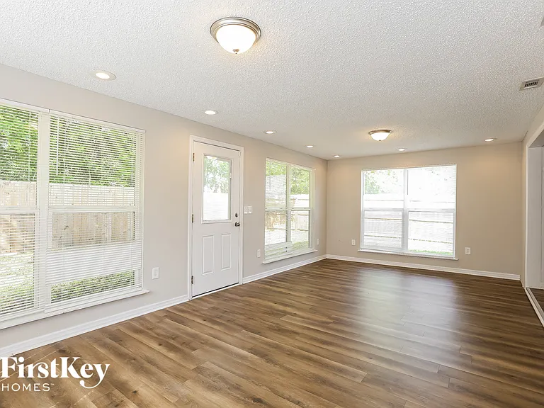 8113 N Misty Meadows Ct — Photo 8