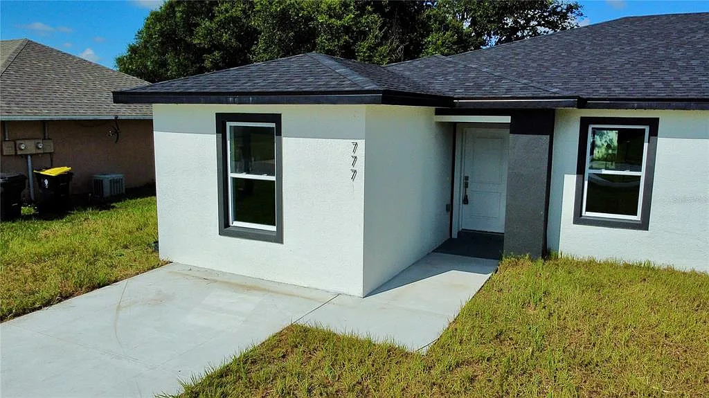 3 bed, 2.0 bath, 1162 sqft, $1,600 — Photo 3
