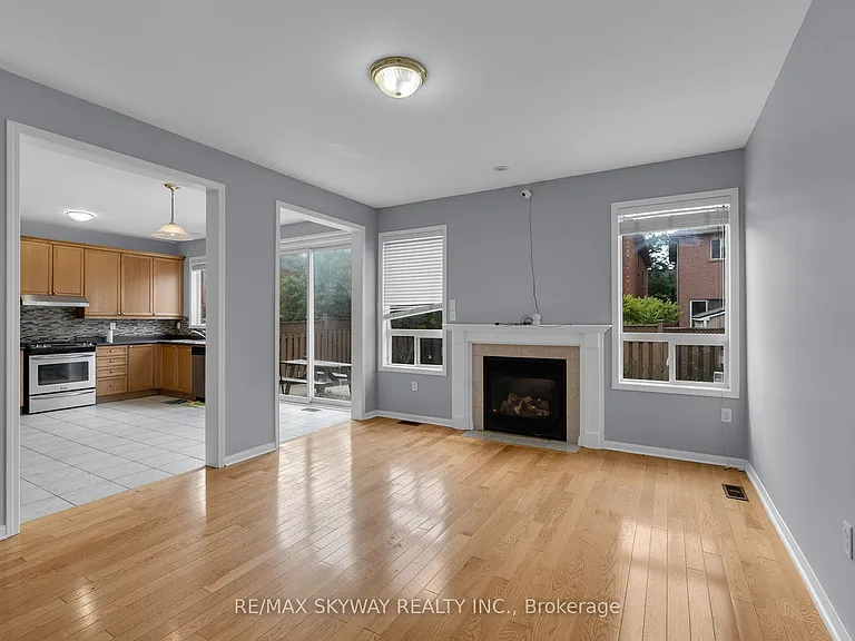 16 Raccoon St — Photo 8