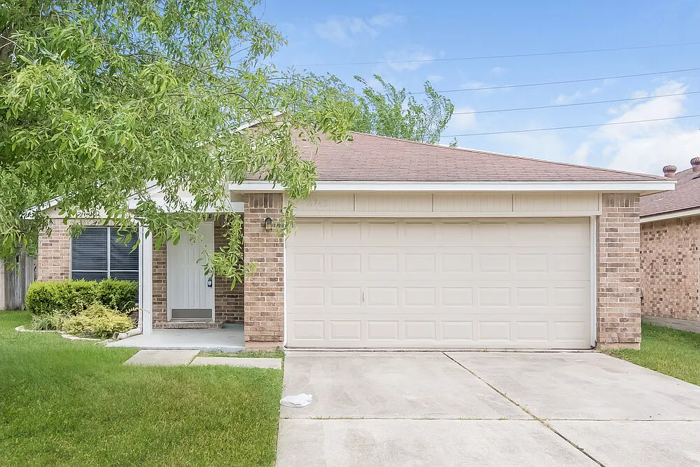 3 bed, 2.0 bath, 1593 sqft, $1,860 — Photo 1