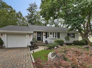 255 Calvin St, Washington Township, NJ 07676