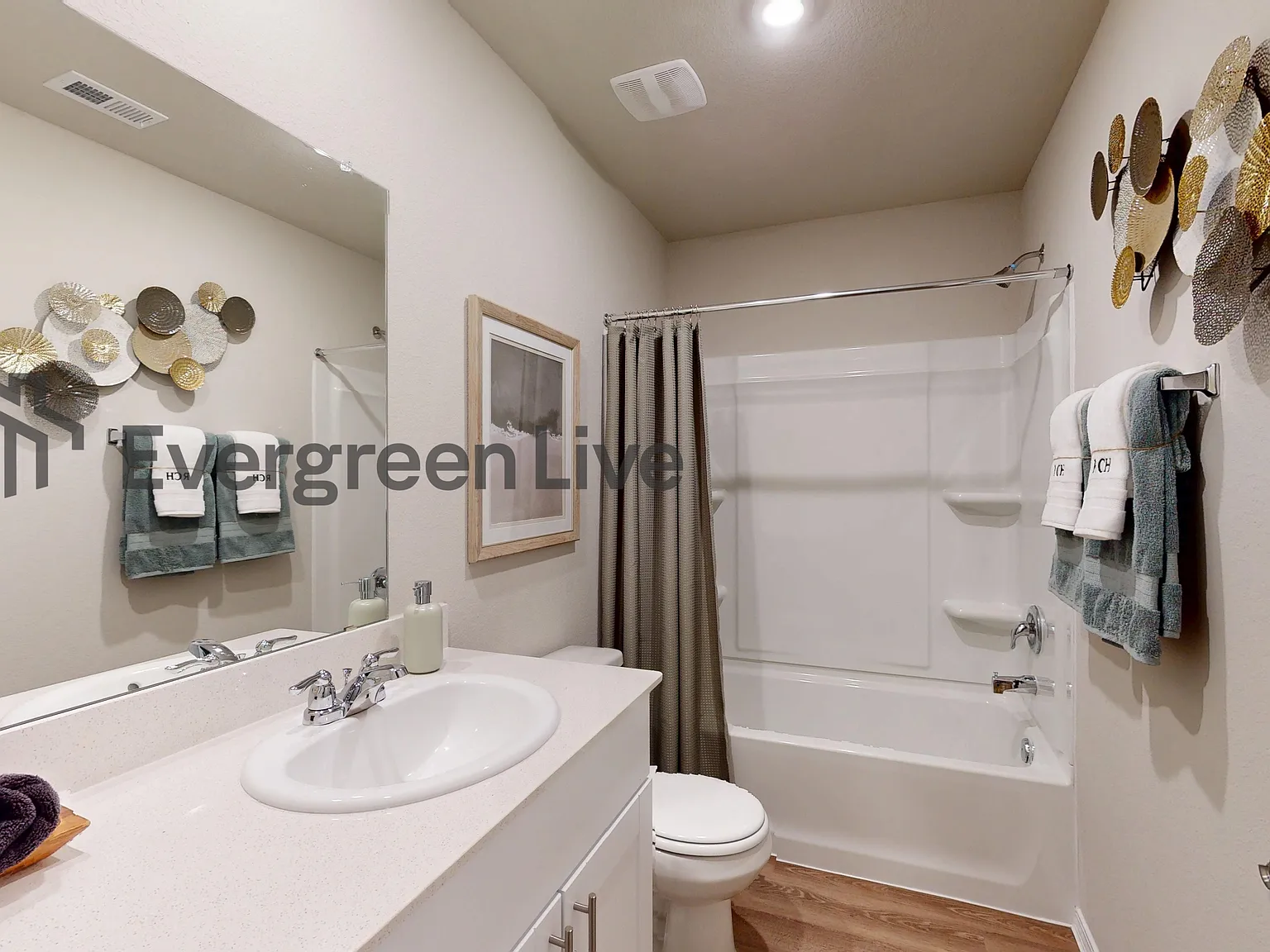 4 bed, 2.0 bath, 1459 sqft, $1,375 — Photo 4
