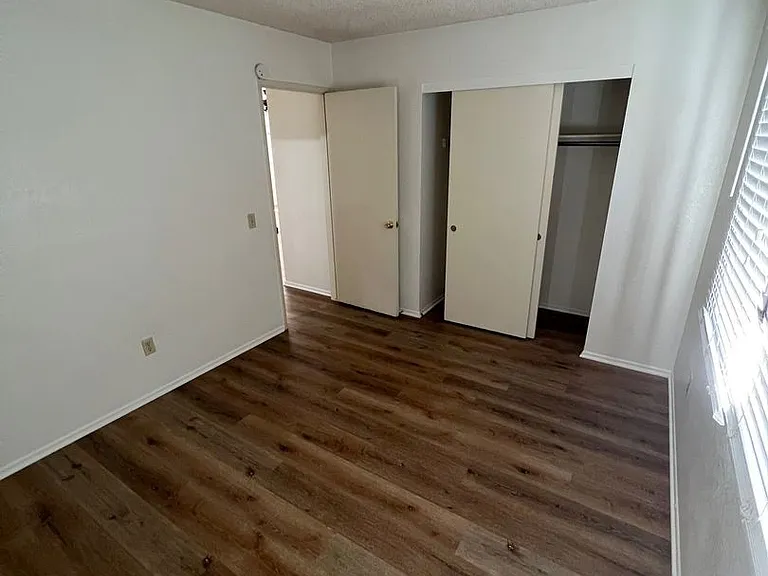 328 S Eureka St — Photo 15