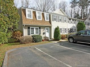 391 Main St APT 401, Deep River, CT 06417