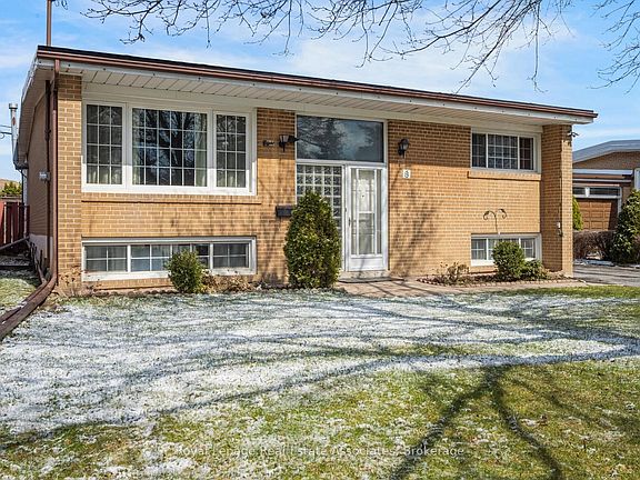 3rd image of 8 Caulfield Rd