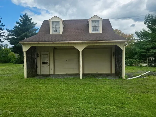 100 N Guthriesville Rd, Downingtown, PA 19335