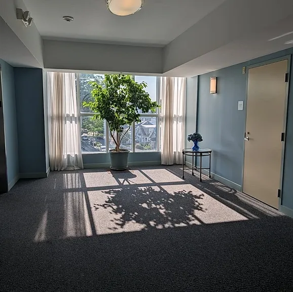550 Pleasant St #404 — Photo 12