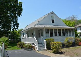39 Lake Ave, Hillburn, NY 10931