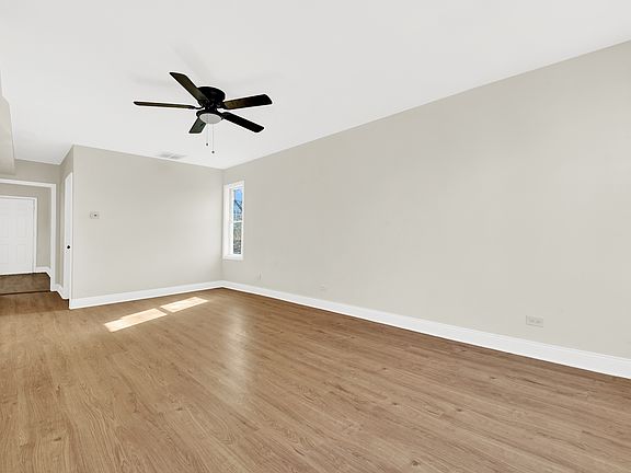 3rd image of 5823 S Bishop St