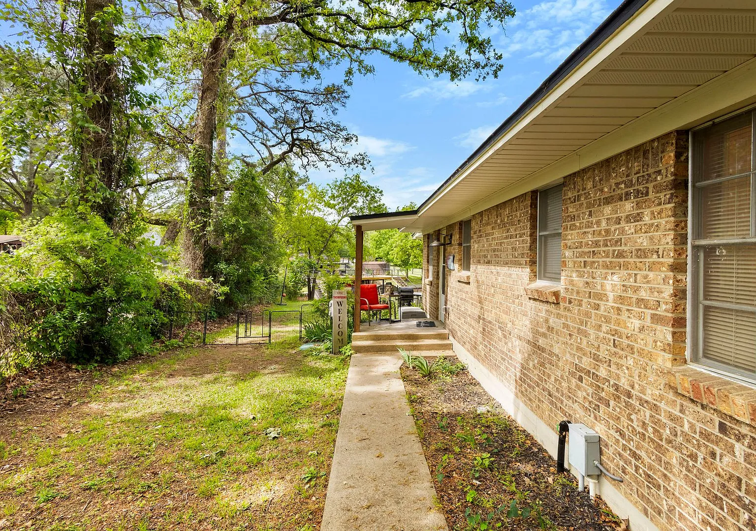 111 Island Park Drive — Photo 3