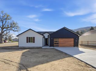 17750 Arlington Pl, Tehachapi, CA 93561