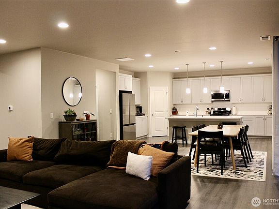 4th image of 16155 8th Avenue E