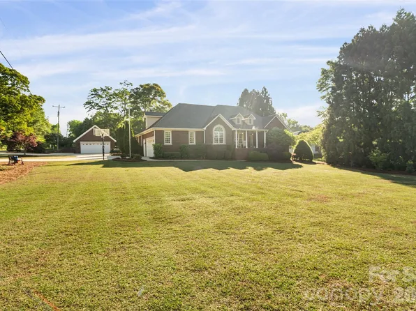 1701 S Point Rd, Belmont, NC 28012