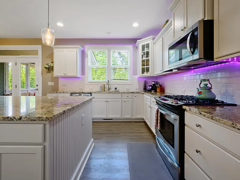 204 Diggory Dr — Photo 2