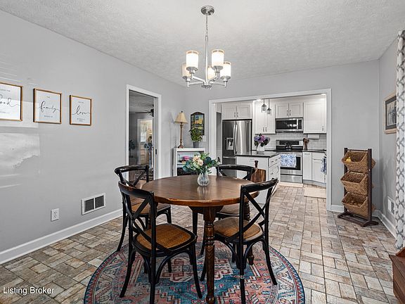 5th image of 207 Sequoyah Trl