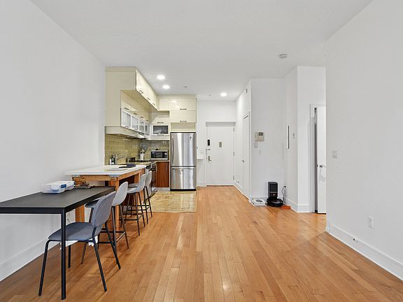 3rd image of 4126 27th St APT 5C