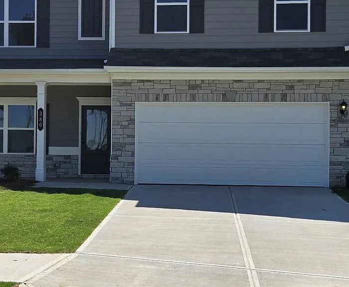 380 Bud St — Photo 1