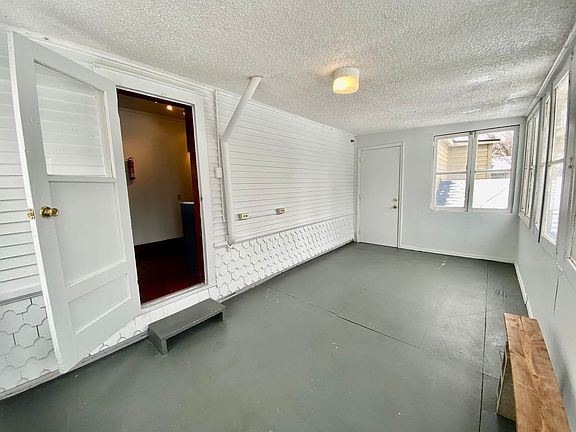 4th image of 216 N Hamilton St APT 3
