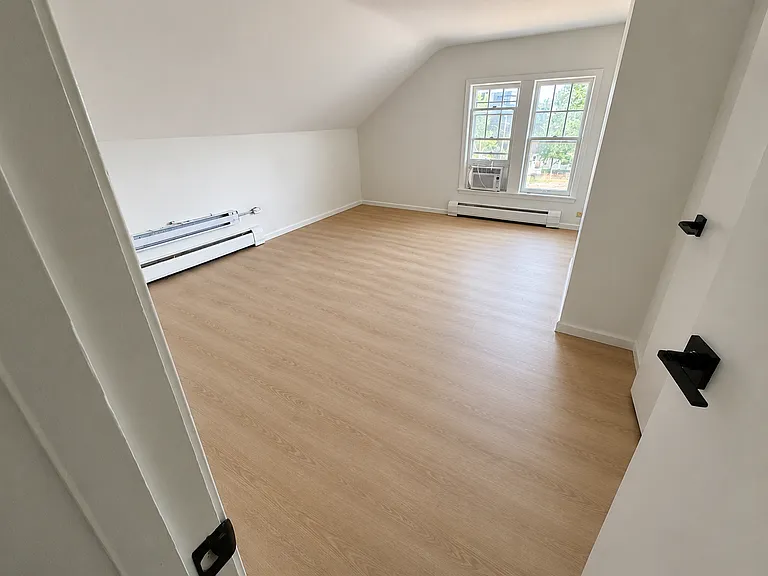 1660 2nd St #4 — Photo 13