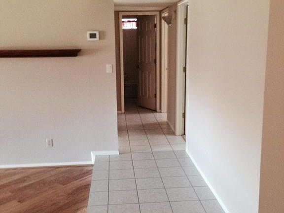 3rd image of 5837 W Grovers Ave