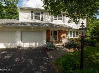 4120 Buckingham Dr, Schenectady, NY 12304