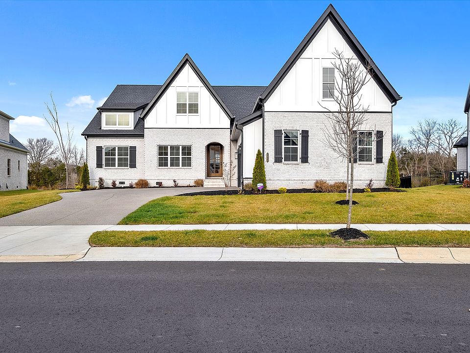1st image of 2056 Bocage Cir