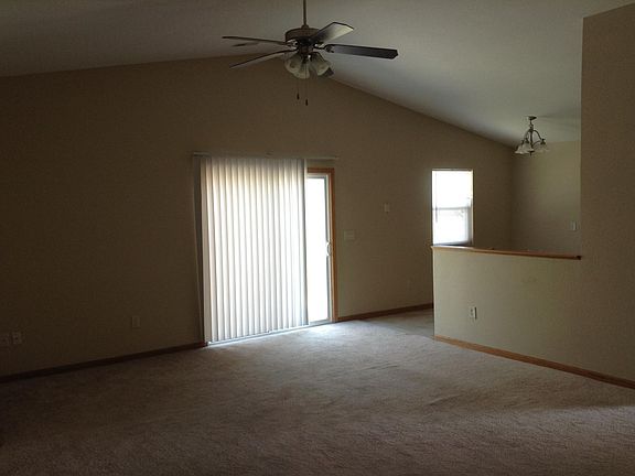 2nd image of 1614 Clover Dr