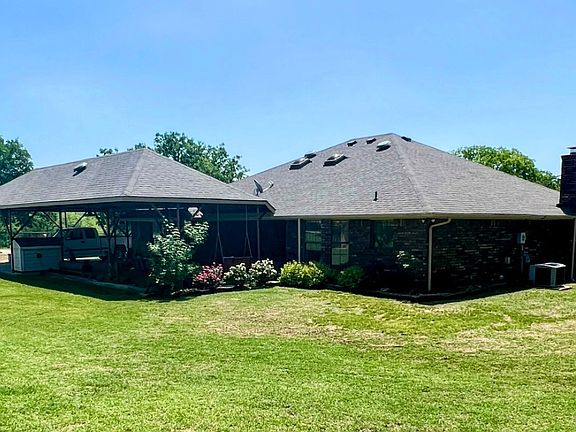 3rd image of 553 Concord Rd