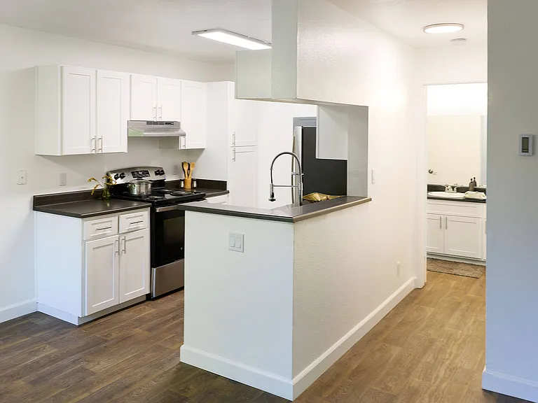 Monte Vista Apartments — Photo 9