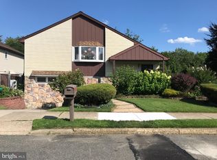 15213 Wayside Rd, Philadelphia, PA 19116