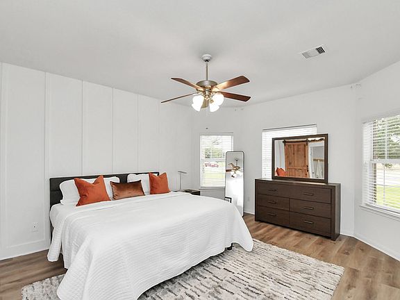 5th image of 6715 Plum Springs Ln