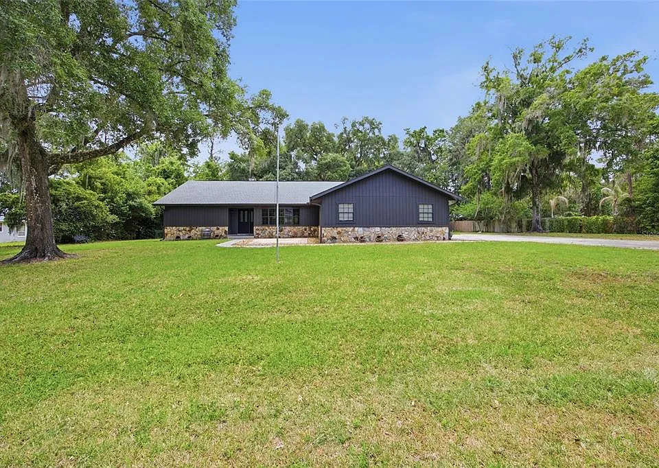 8274 NW 47th St