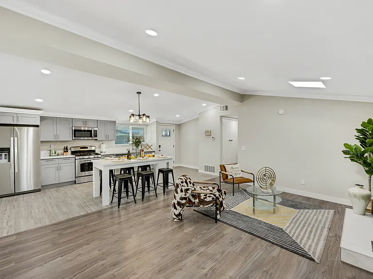 10462 Poona Dr — Photo 23