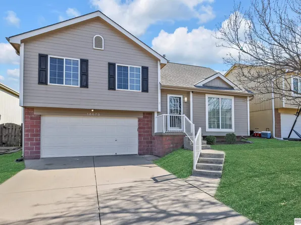 18679 V St, Omaha, NE 68135