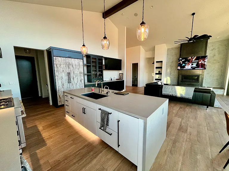 3505 W Friendly Meadow Rd — Photo 10