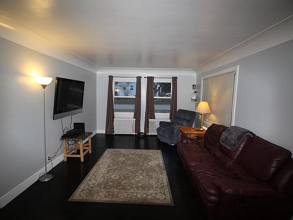 3rd image of 1355 Arcadia Dr NE