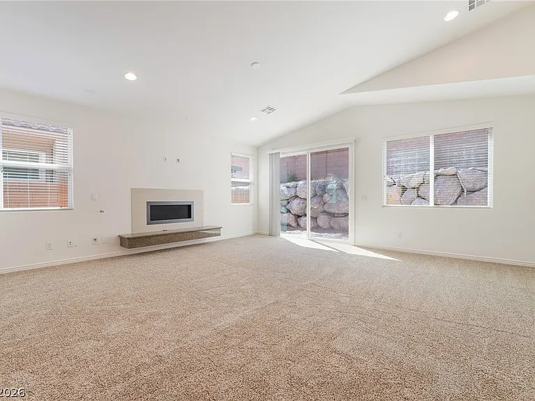 9835 High Alpine St — Photo 8