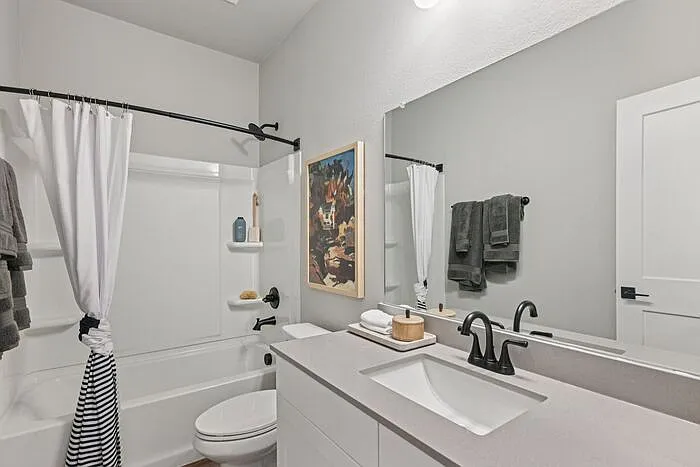 4604 Colosseum Way — Photo 13
