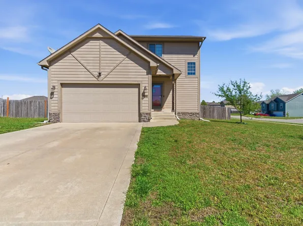 1031 Dakota Ln, Junction City, KS 66441