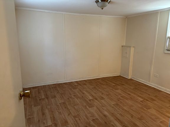 4th image of 1501 W 4th St #14