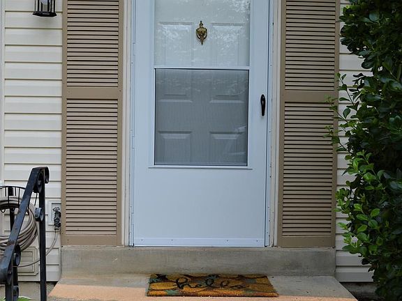 3rd image of 5522 Bridgewood Dr