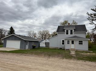 407 Shortline Ave, Sunburg, MN 56289