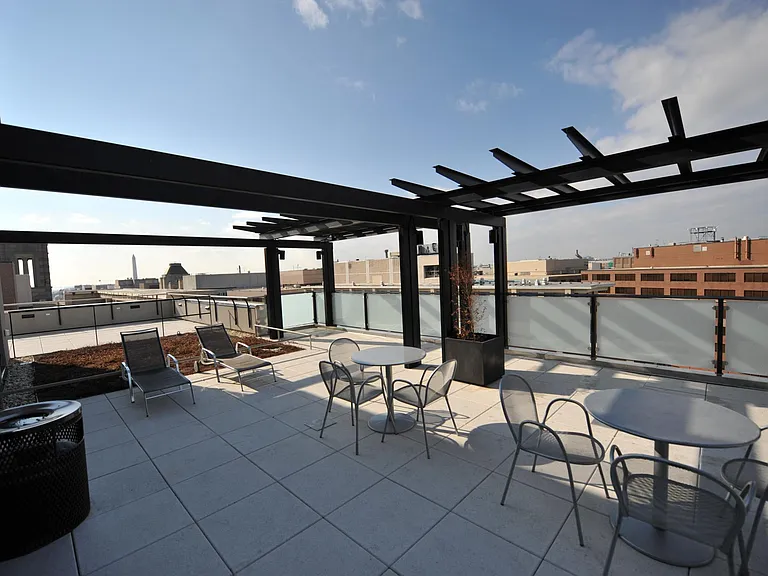 Common Spaces_Roof Top with Thomas Circle and Washington Monument views