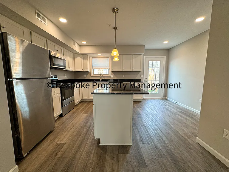 31-41 Goliath Dr — Photo 8